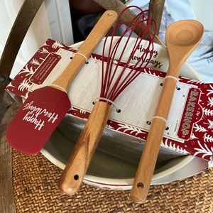 Quart sized themed mixing bowl